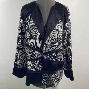 Chico’s Light Weight Jacket Women Size 3 Black & White Open Front